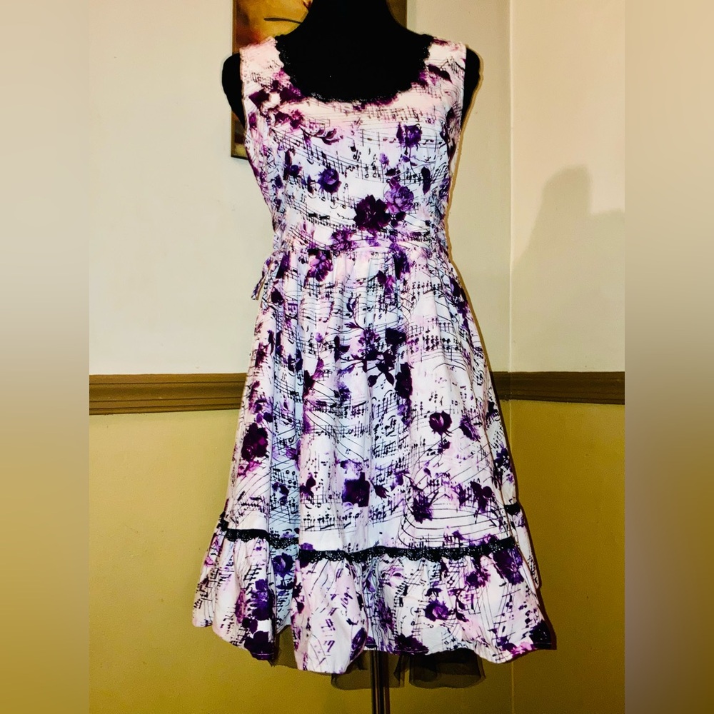 HOT TOPICS Floral Music Note Dress